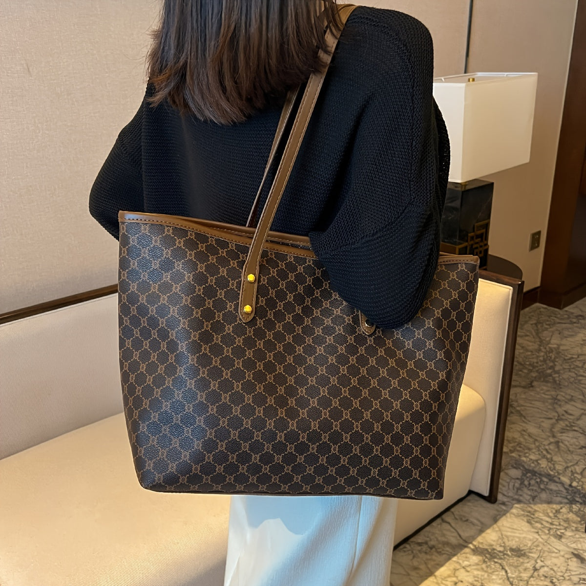 Château Élégance Shoulder Bag